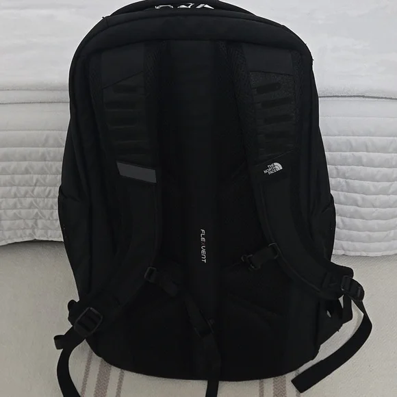 The North Face Jester Backpack! EXCELLENT Condition! - Picture 2 of 5